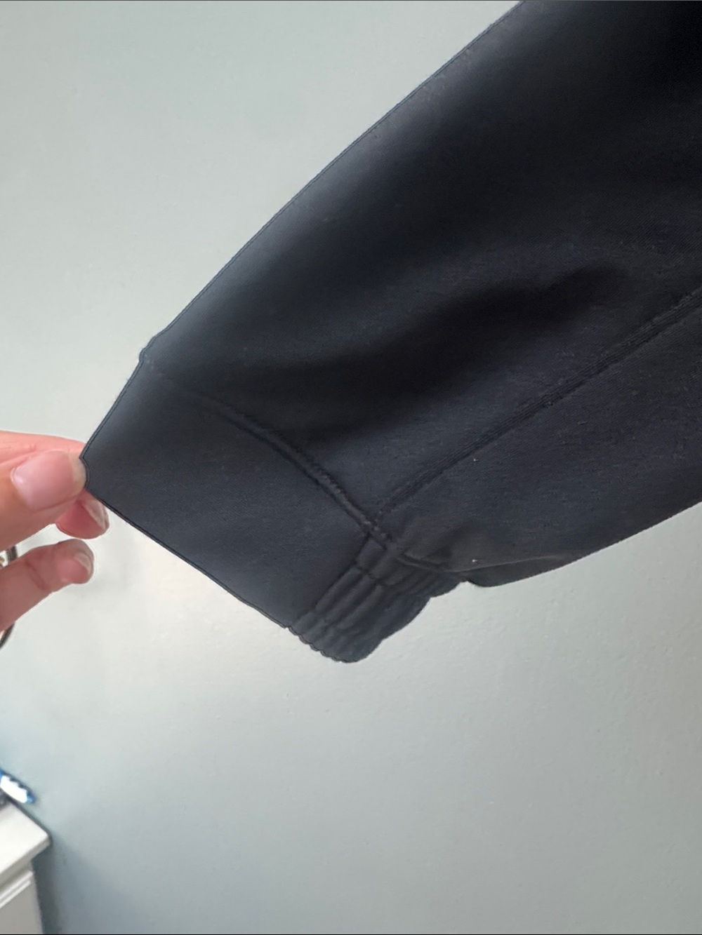Under Armour Black Full-Zip Performance Jacket with Red & Gold Maryland 'M' - Picture 3 of 8